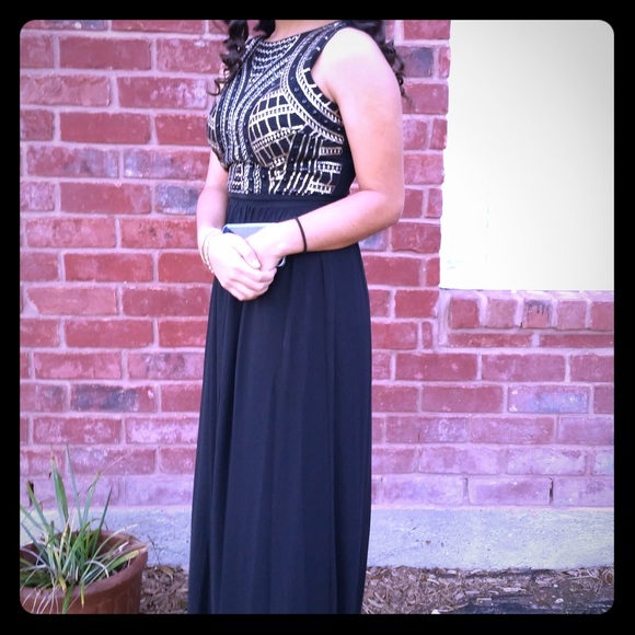 Formal Dress - Picture 1 of 3